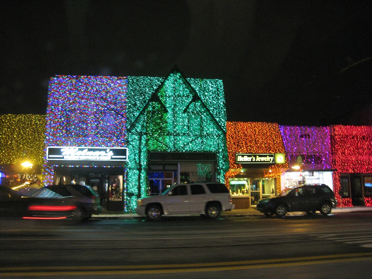 Christmas 2007 Burns Rochester Lights 065.jpg - Christmas 2007! The Misselhorn, Kasdorf and Burns families come together for the celebration! Lots of talk, food, presents, food and visiting.